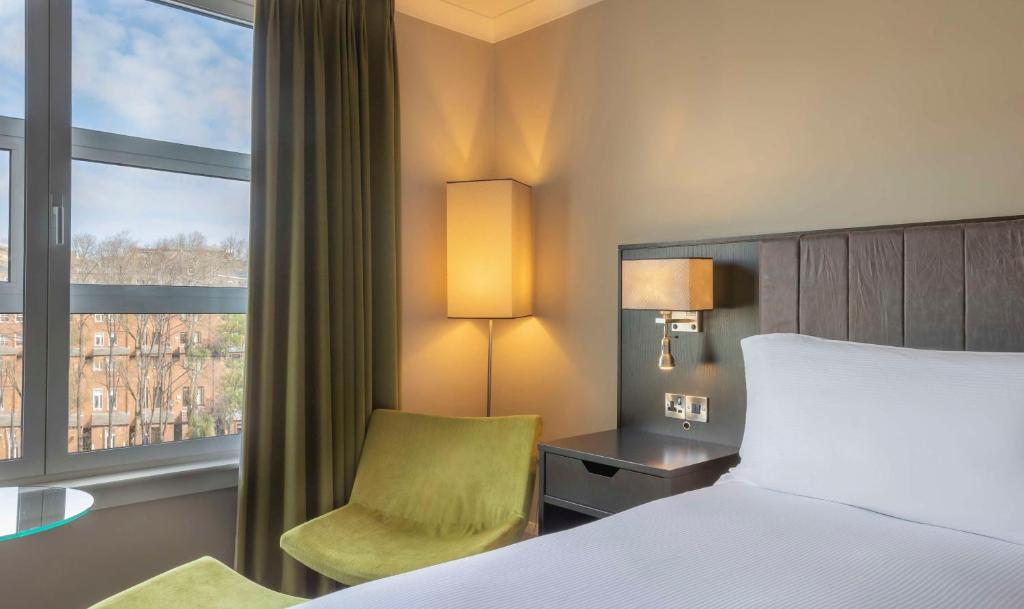 Voodi või voodid majutusasutuse Hilton Dublin toas