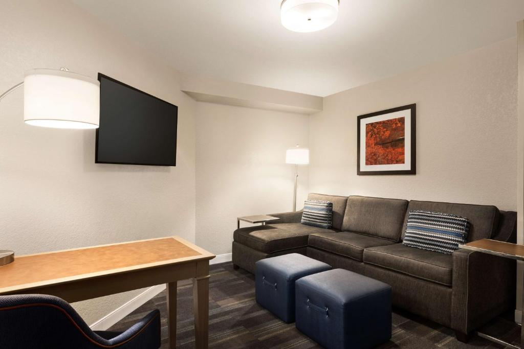 Hampton Inn by Hilton Fort Smith - 大号床套房 - 带两张大号床和沙发床