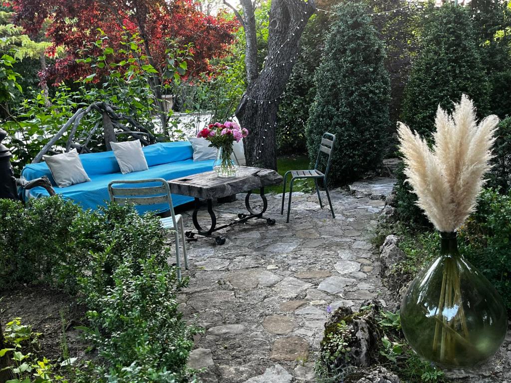Ogród w obiekcie Le Priolat des Anges aux portes des gorges du Verdon