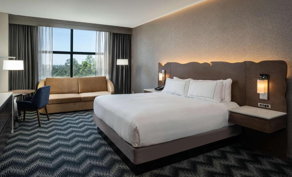 Hilton Houston North - King Suite Met 1 Slaapkamer