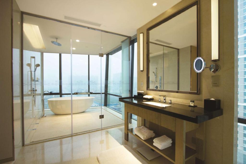 Koupelna v ubytování DoubleTree by Hilton Heyuan