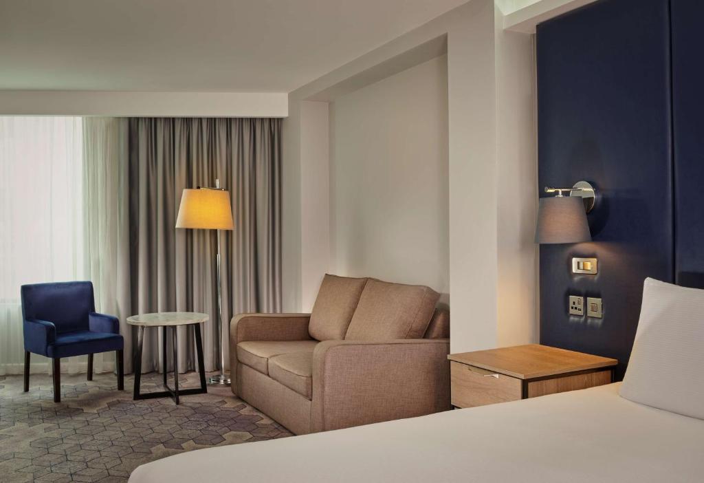 DoubleTree by Hilton Lincoln - Deluxe King Room