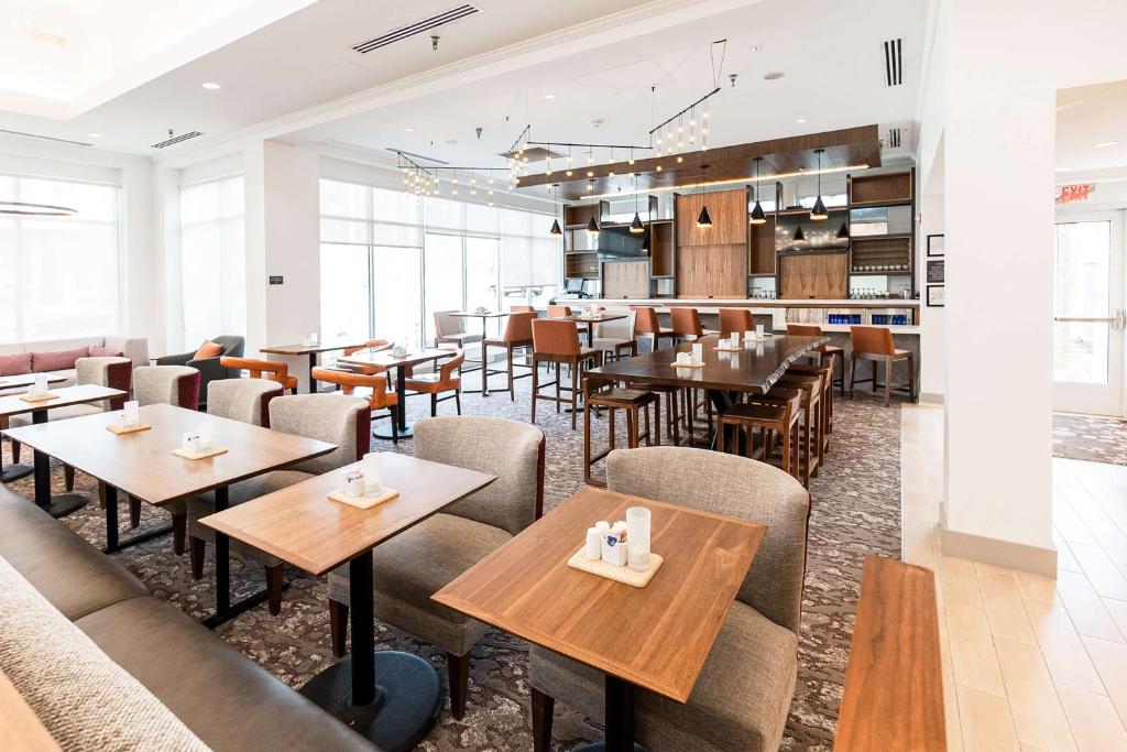 Hilton Garden Inn Fairfax photo