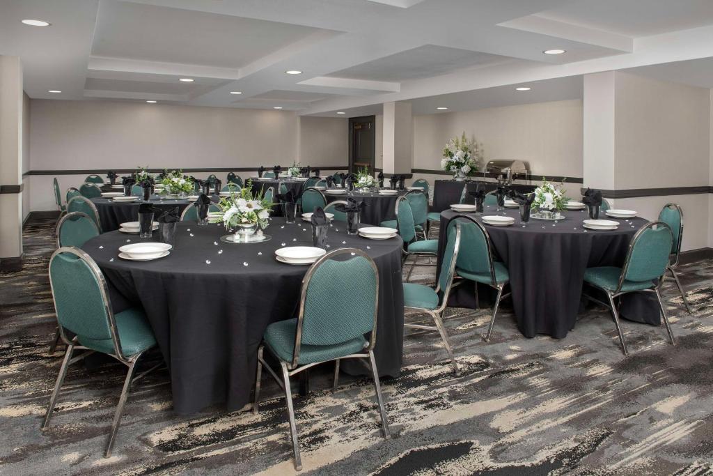 Embassy Suites Winston-Salem photo