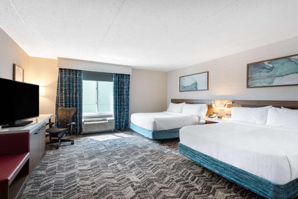 Hilton Garden Inn Islip/MacArthur Airport - Queen Room With Two Queen Beds - Mobility Access