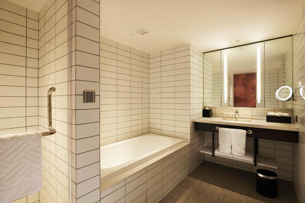 Koupelna v ubytování Hilton Kuching Hotel