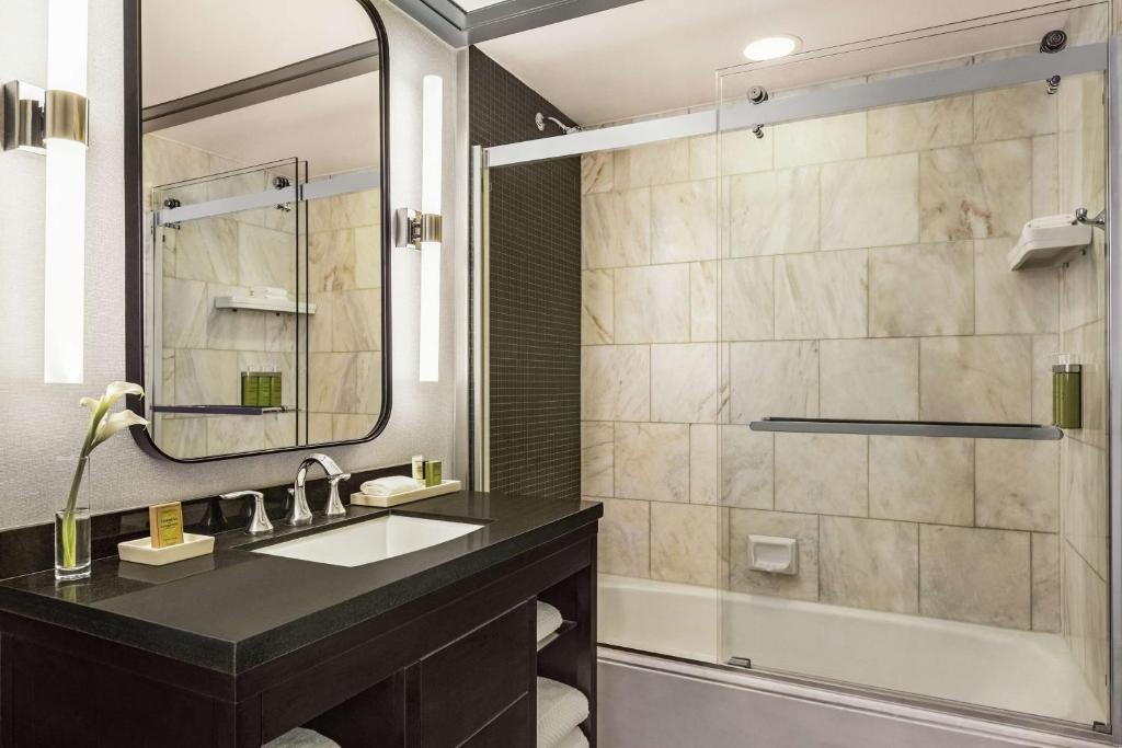 Hilton Checkers Los Angeles - King Room