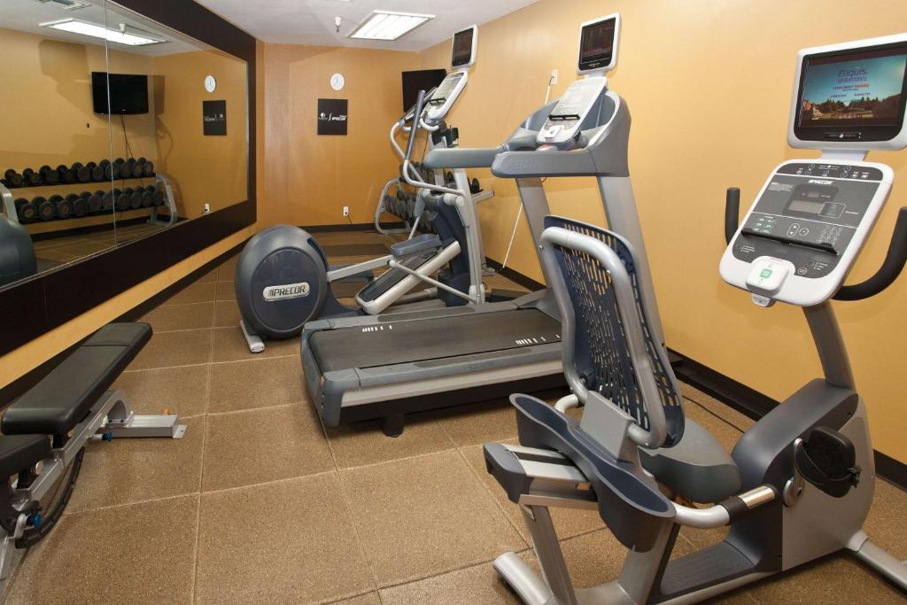 Fitness centrum a/nebo fitness zařízení v ubytování DoubleTree by Hilton Rosemead