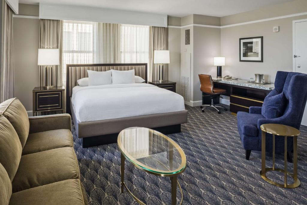 Hilton President Kansas City - Deluxe Junior Suite