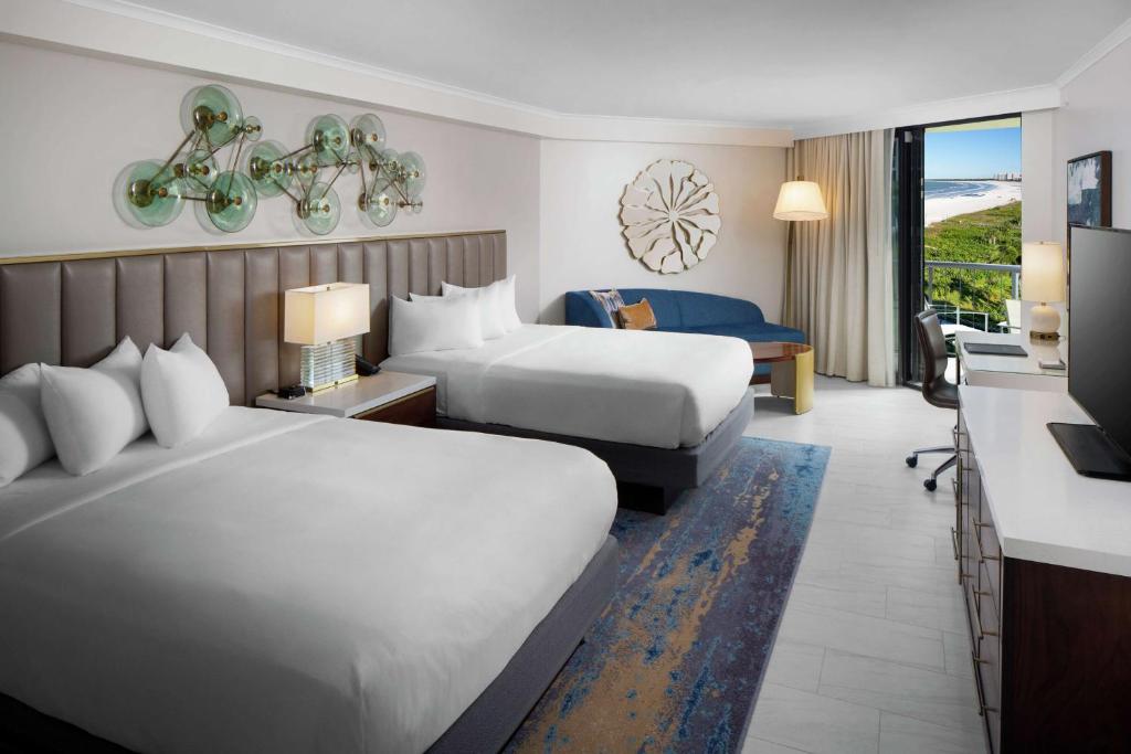 Hilton Marco Island Beach Resort and Spa - 2 Queen Bed Deluxe Vista Al Mar