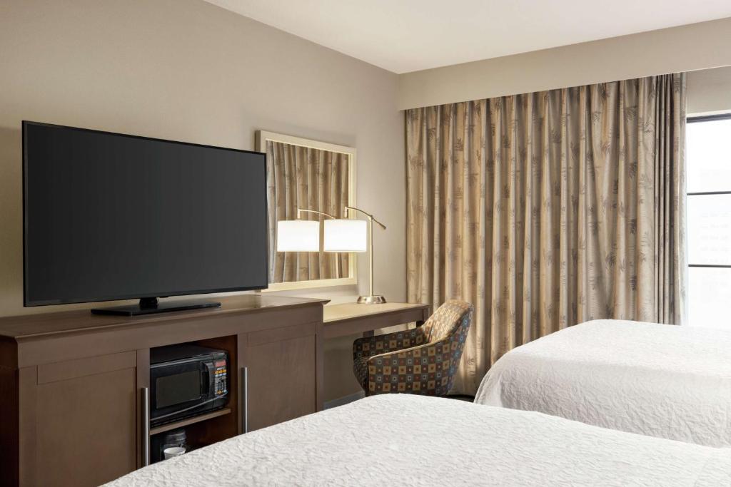 Hampton Inn and Suites New Orleans Convention Center - 