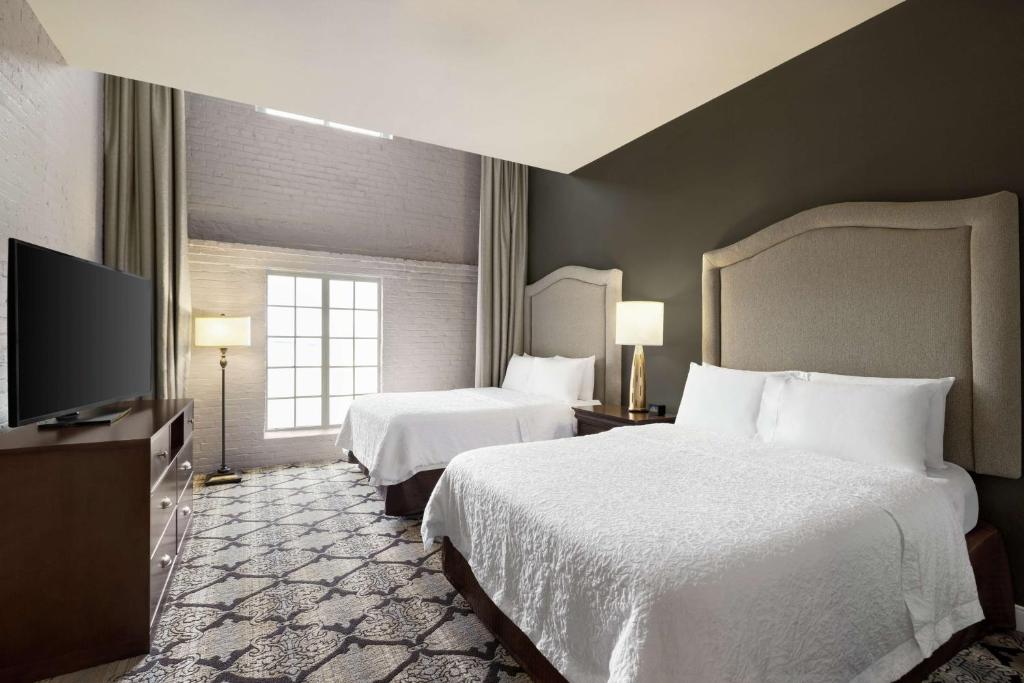 Hampton Inn and Suites New Orleans Convention Center - 