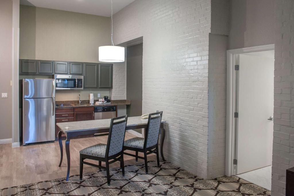 Hampton Inn and Suites New Orleans Convention Center - 