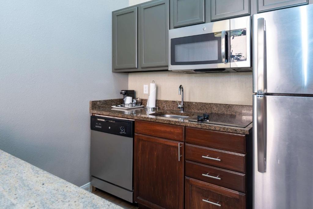 Hampton Inn and Suites New Orleans Convention Center - 