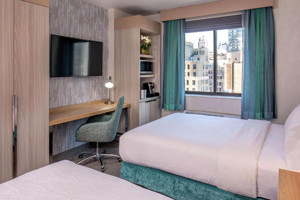 Hilton Garden Inn New York/Manhattan-Chelsea - Queen Room With Two Queen Beds With City View