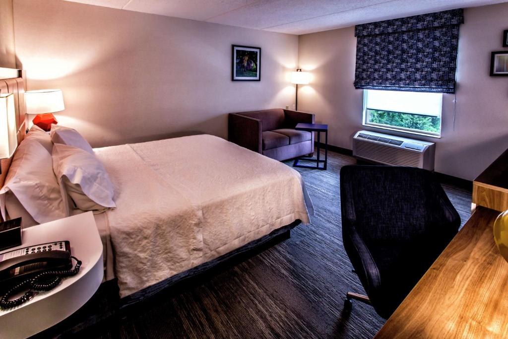 Hampton Inn & Suites Staten Island - Habitación King - No Fumadores