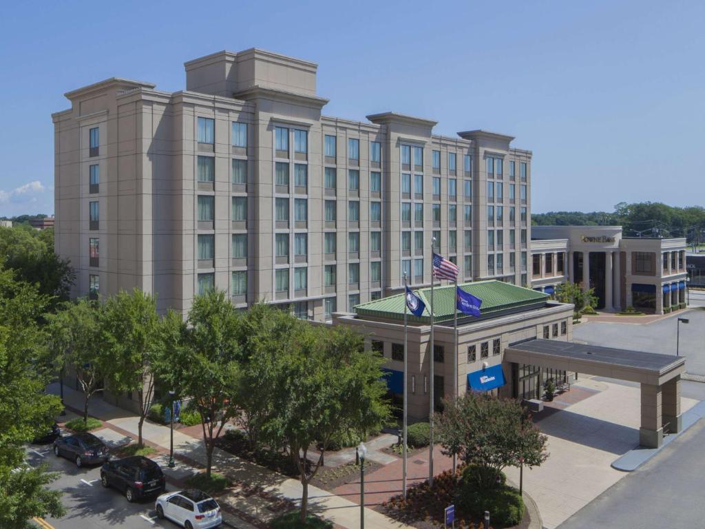 Hilton Garden Inn Virginia Beach Town Center, Virginia Beach (updated