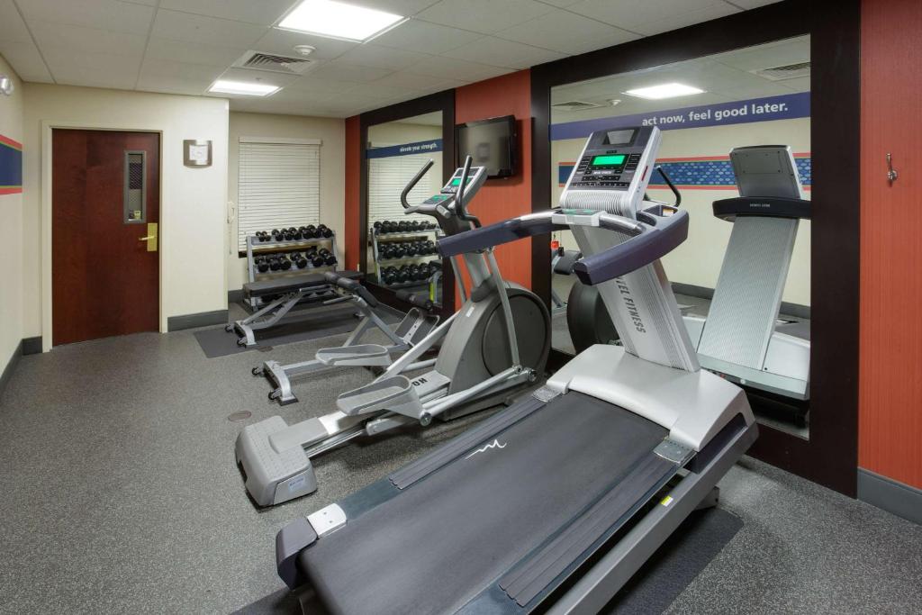 Hampton Inn Auburn photo