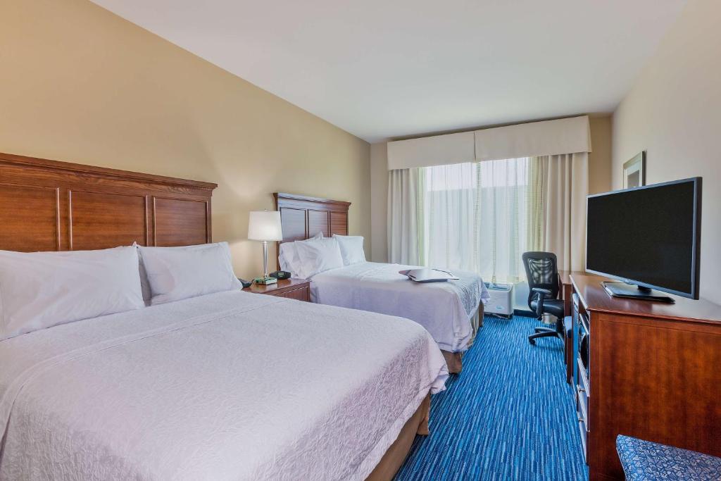 Hampton Inn & Suites Owensboro Downtown Waterfront photo