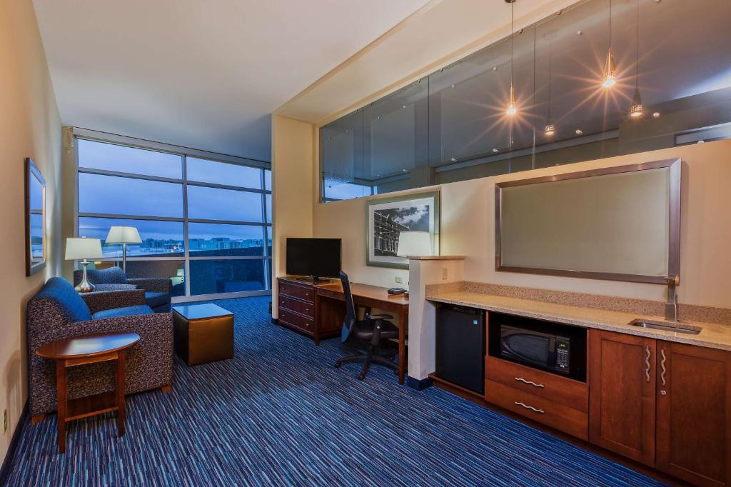 Hampton Inn & Suites Owensboro Downtown Waterfront photo