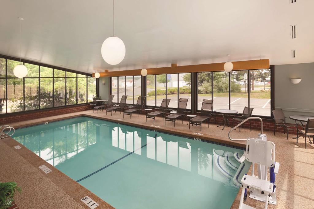 Embassy Suites by Hilton Portland Maine photo