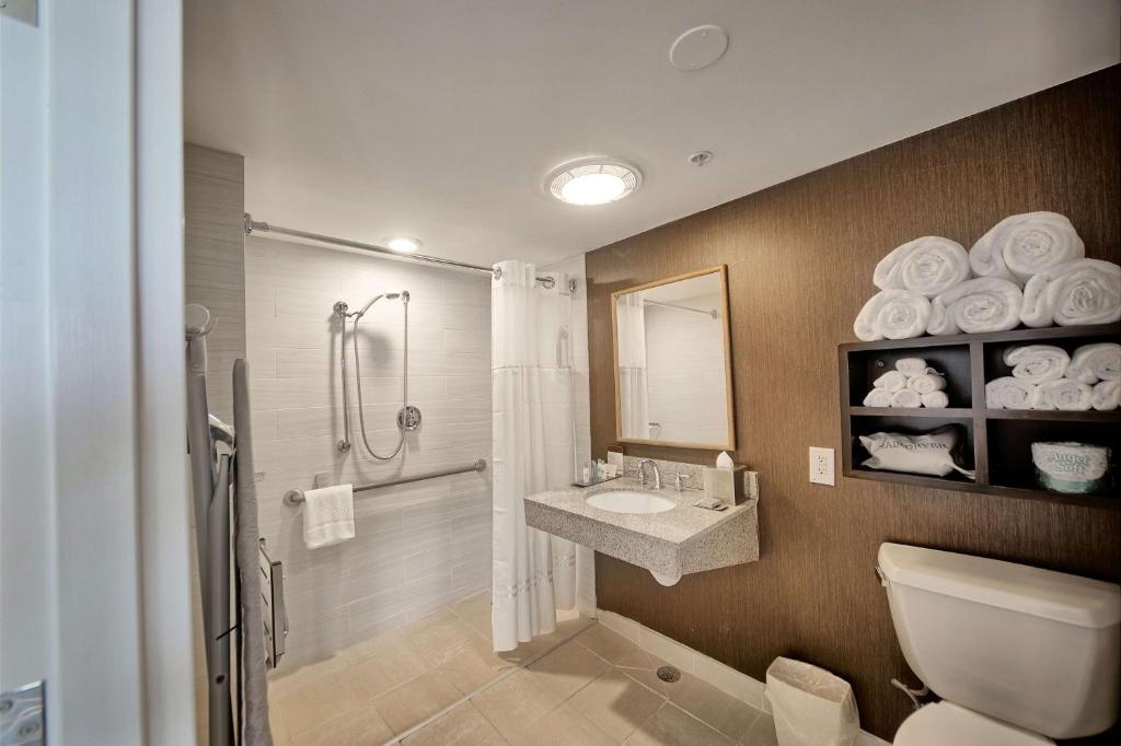 DoubleTree by Hilton Portland, ME photo