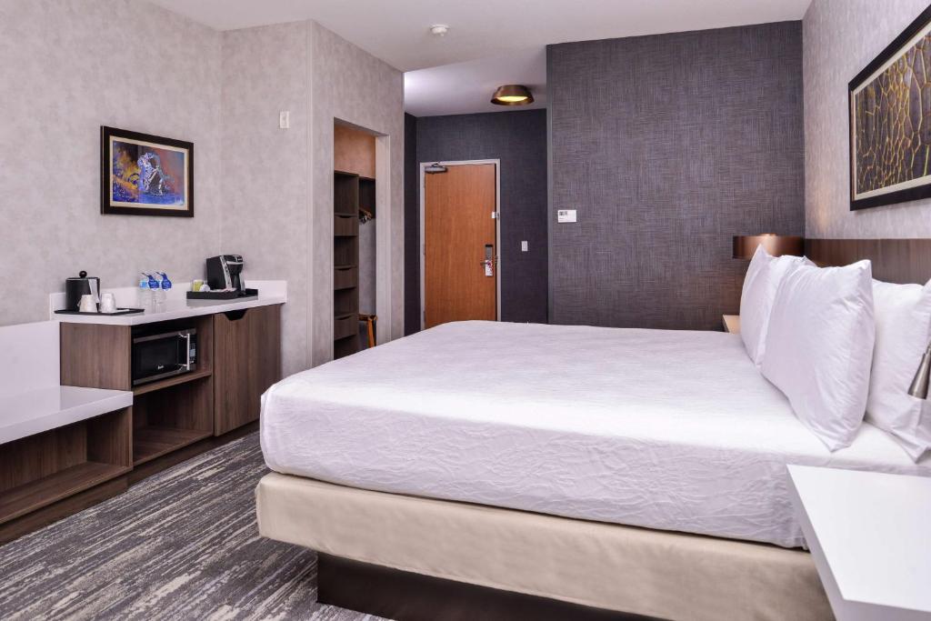 Hilton Garden Inn Bend photo