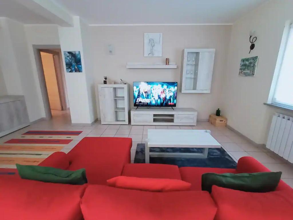 TV a/nebo společenská místnost v ubytování Grace's house