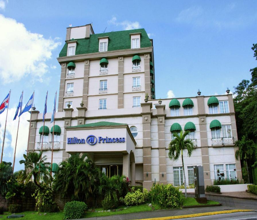 Akritkritkritkritkrit to słynny hotel w Indiach w obiekcie Hilton Princess San Pedro Sula w mieście San Pedro Sula