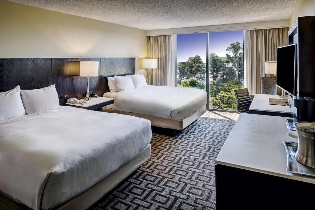Hilton Sacramento Arden West - 