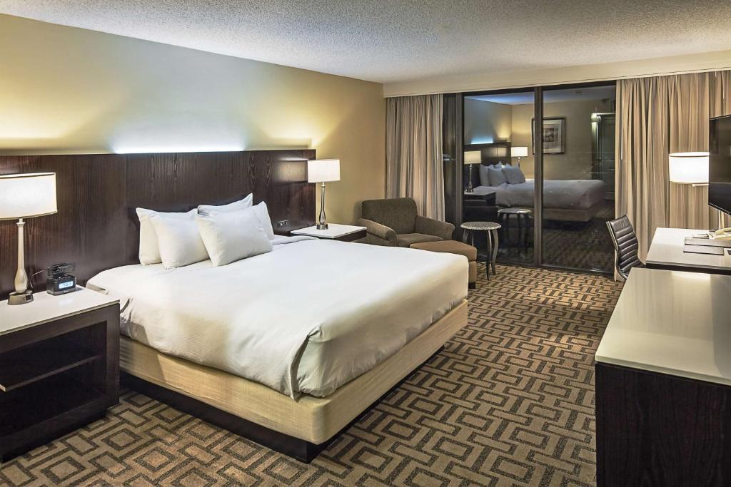 Hilton Sacramento Arden West - 