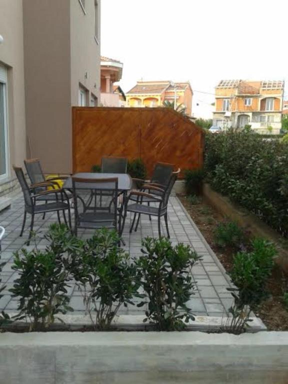 Zdjęcie z galerii obiektu 4 bedroom apartment with 3 bathrooms and private parking - Apartments Orange w mieście Zadar