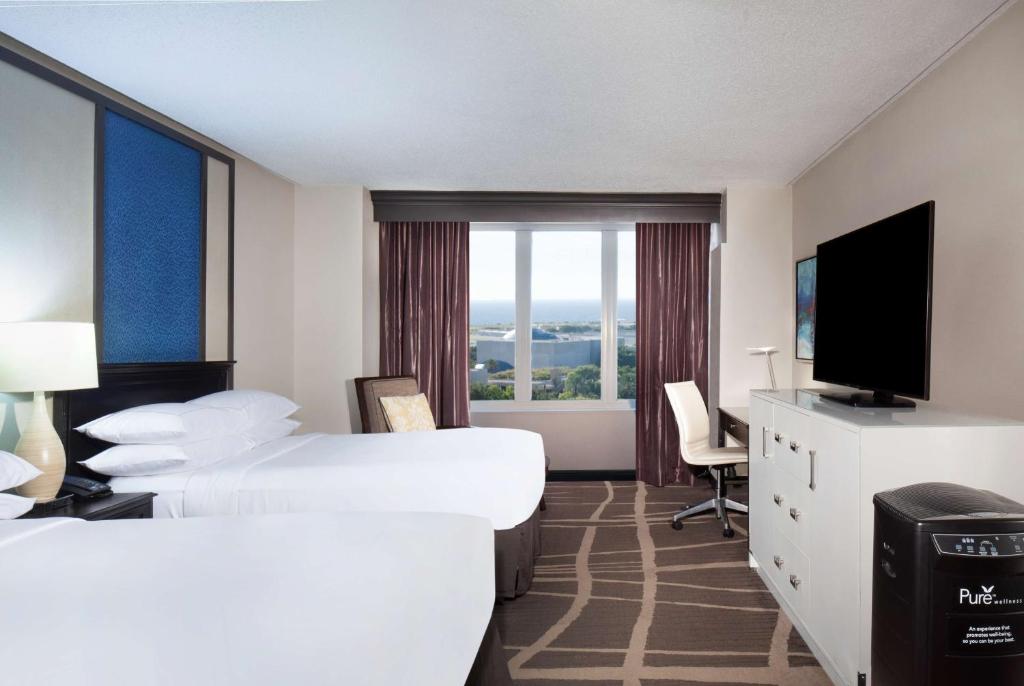 Hilton St. Petersburg Bayfront - 