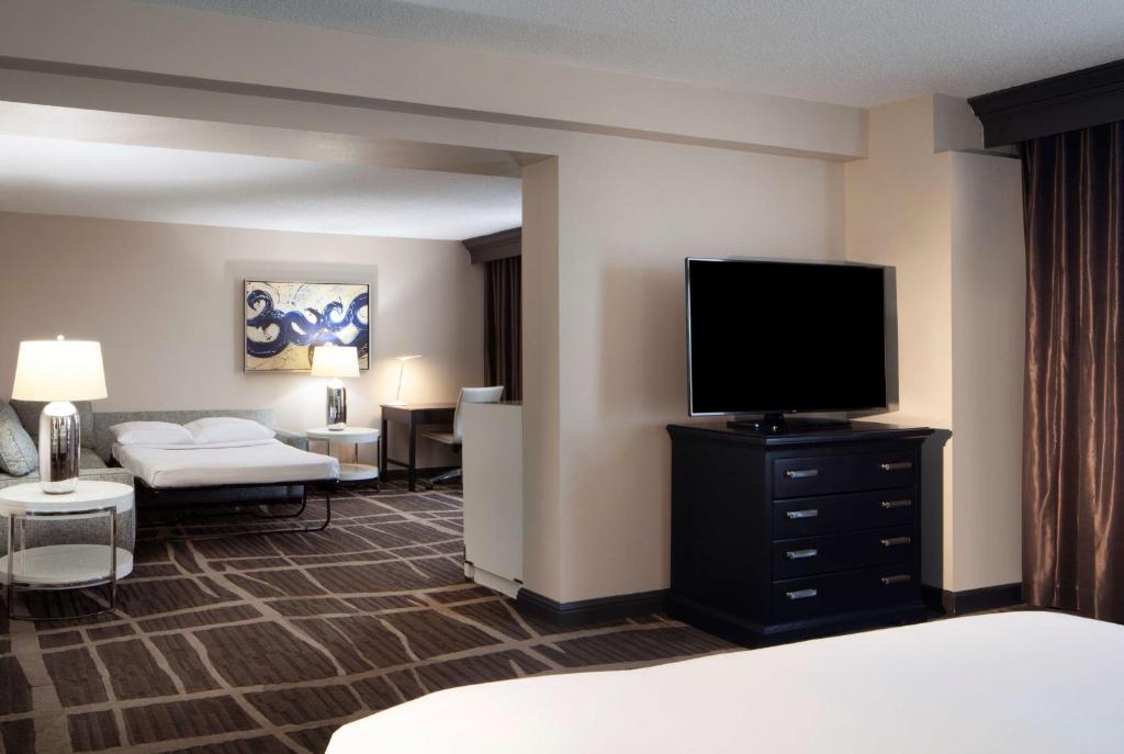 Hilton St. Petersburg Bayfront - 