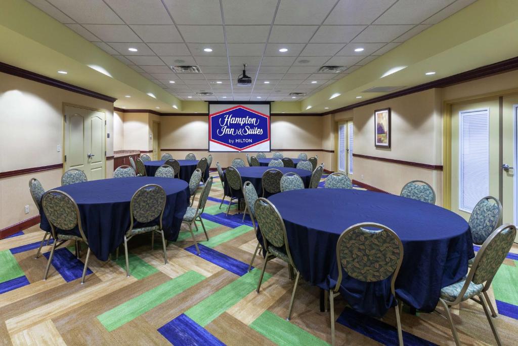 Hampton Inn & Suites Owasso photo