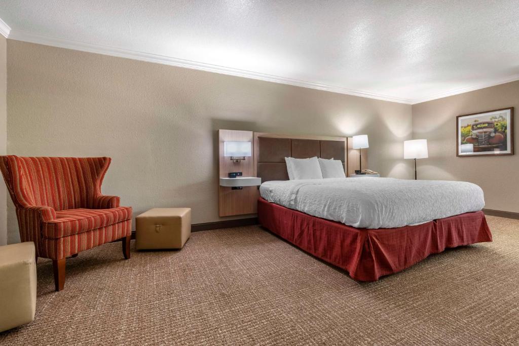 Hampton Inn Ukiah - Camera King Con Vista Piscina - Non Fumatori