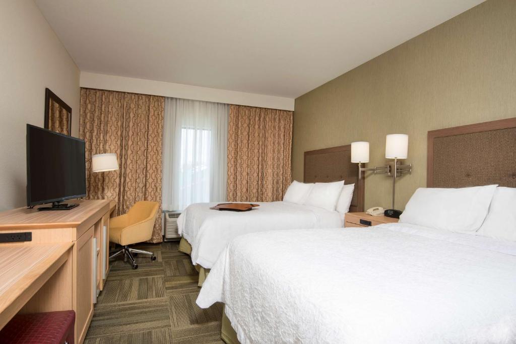 Hampton Inn Kalamazoo photo