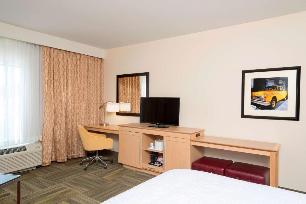 Hampton Inn Kalamazoo photo