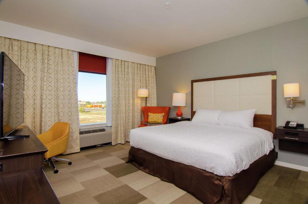 Hampton Inn & Suites Houston North IAH, TX - Habitación Con Cama Extragrande - No Fumadores
