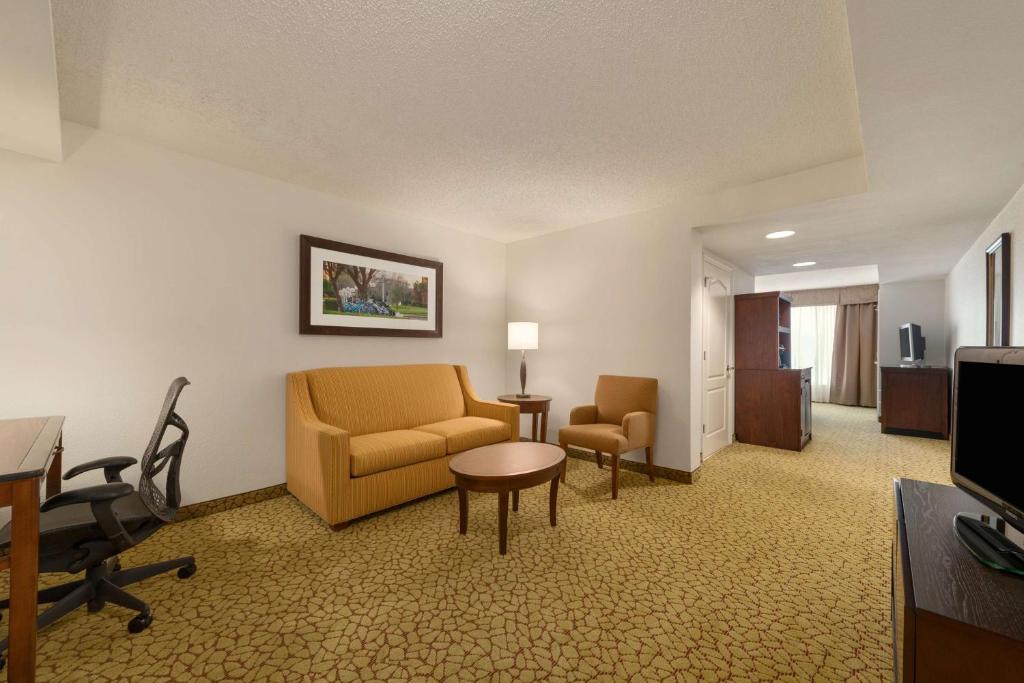 Hilton Garden Inn Orlando East - UCF Area photo