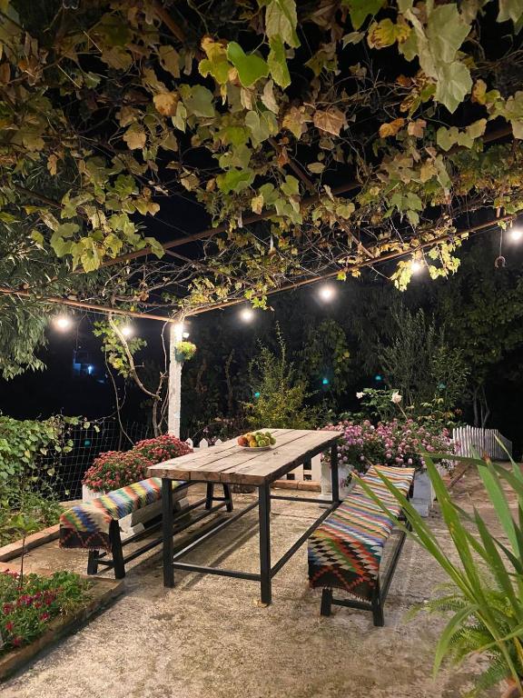 Zahrada ubytování Guest House Bashaj Village