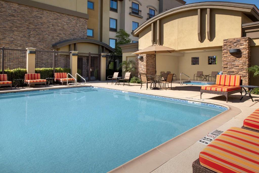 Bazén v ubytování Hampton Inn & Suites Phoenix/Tempe nebo v jeho okolí