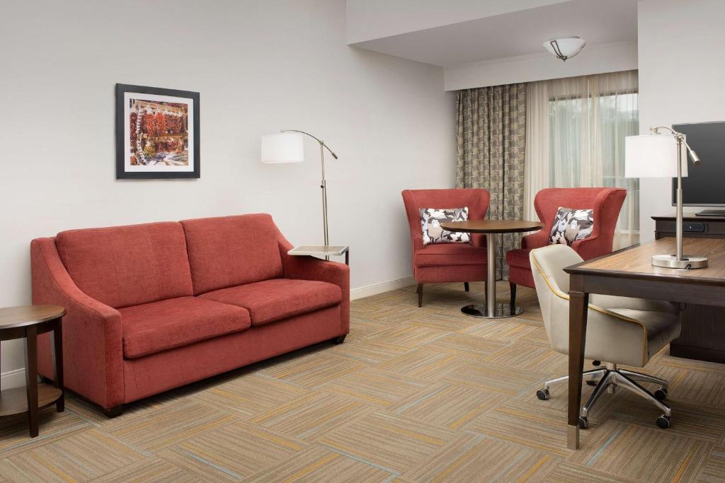 Posezení v ubytování Hampton Inn & Suites Phoenix/Tempe