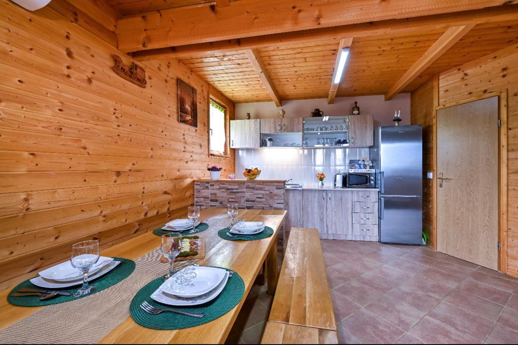 Ruralna kuća za odmor RAJSKI MIR - Huis Met één Slaapkamer