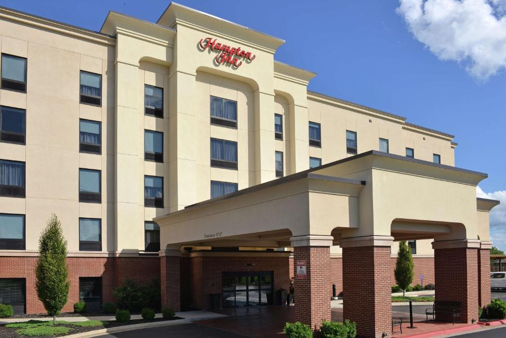 una representación del exterior de un hotel en Hampton Inn Springfield-Southeast, MO en Springfield
