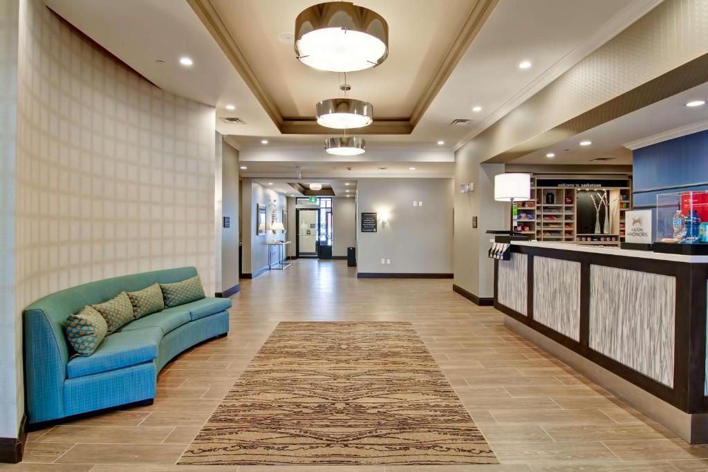Hampton Inn & Suites by Hilton Saskatoon Airport - Resim 9