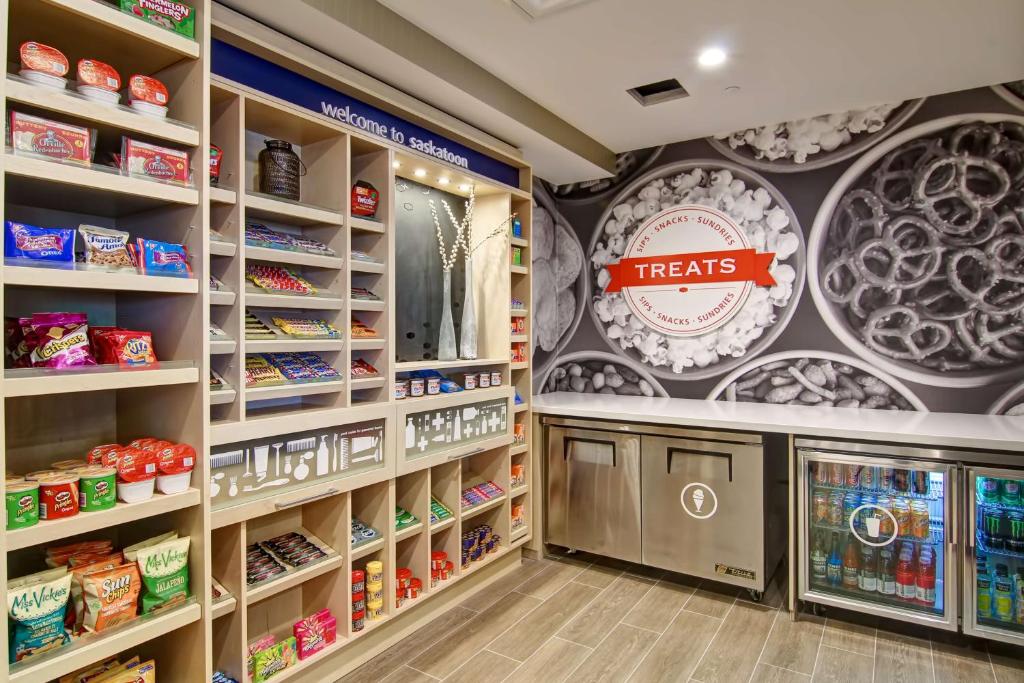 Hampton Inn & Suites by Hilton Saskatoon Airport - Resim 13