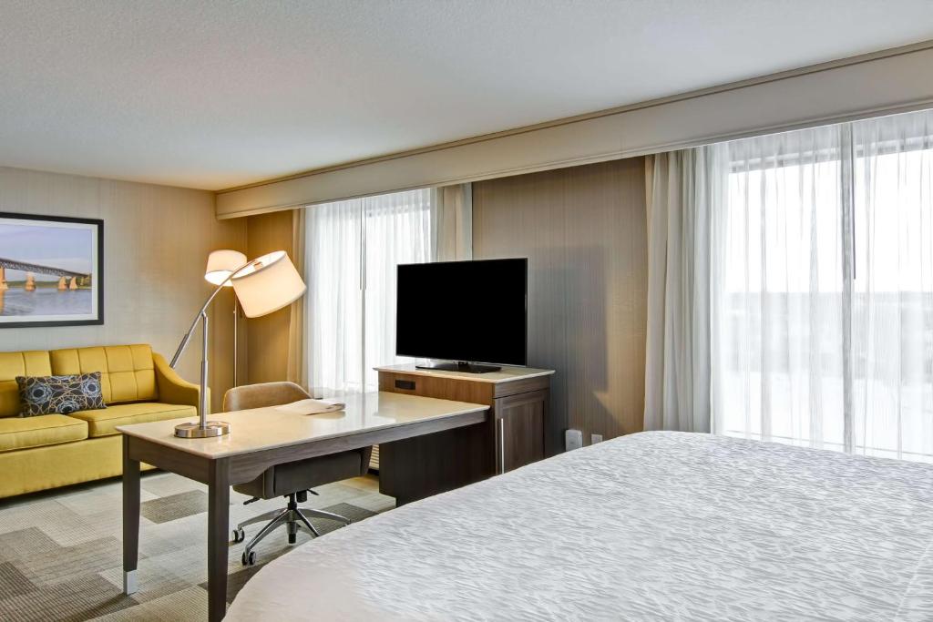 Hampton Inn & Suites by Hilton Saskatoon Airport - Resim 27