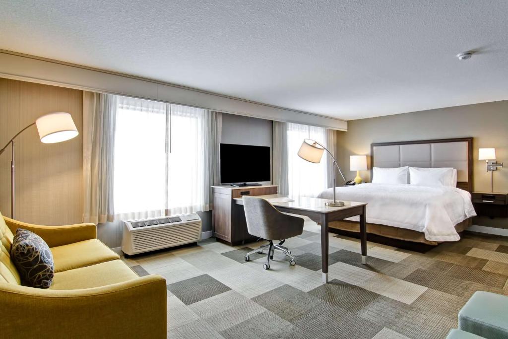 Hampton Inn & Suites by Hilton Saskatoon Airport - Resim 26