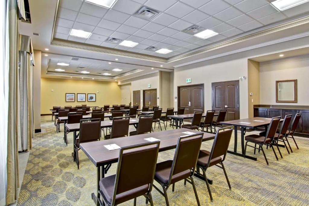 Hampton Inn & Suites by Hilton Saskatoon Airport - Resim 32